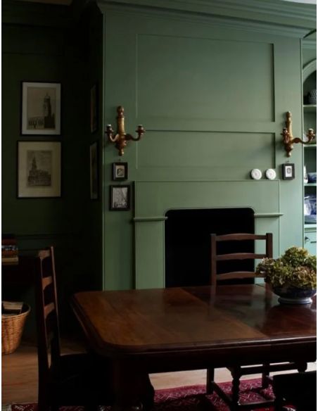 Mur d'un salon avec table en bois massif Calke Green No.34 FARROW&BALL 