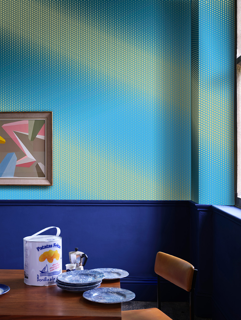 Visuel salle à mager soubassement blue maize CB11 et papier peint dot